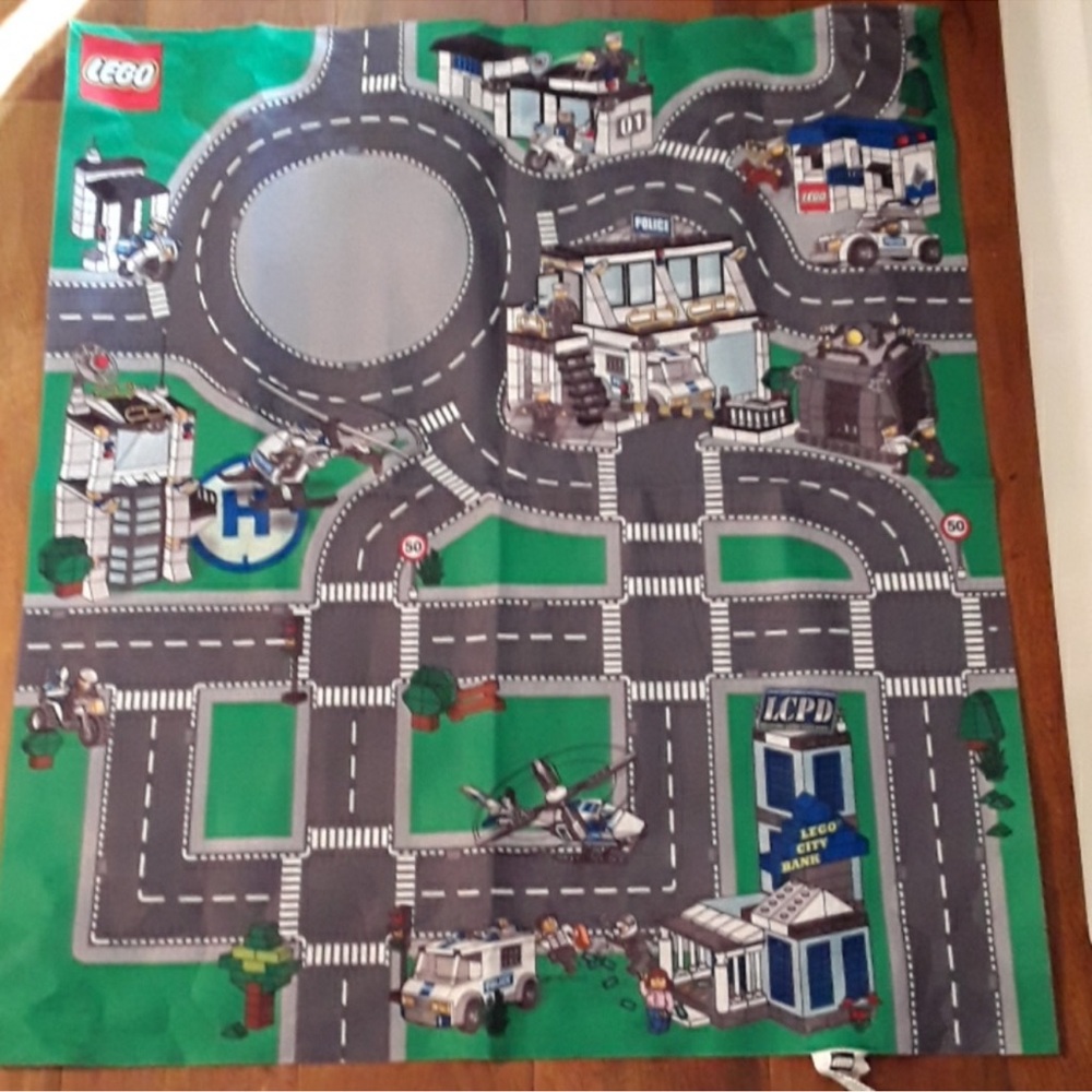 NEW IN BOX LEGO CITY POLICE PLAYMAT - Picture 4 of 4